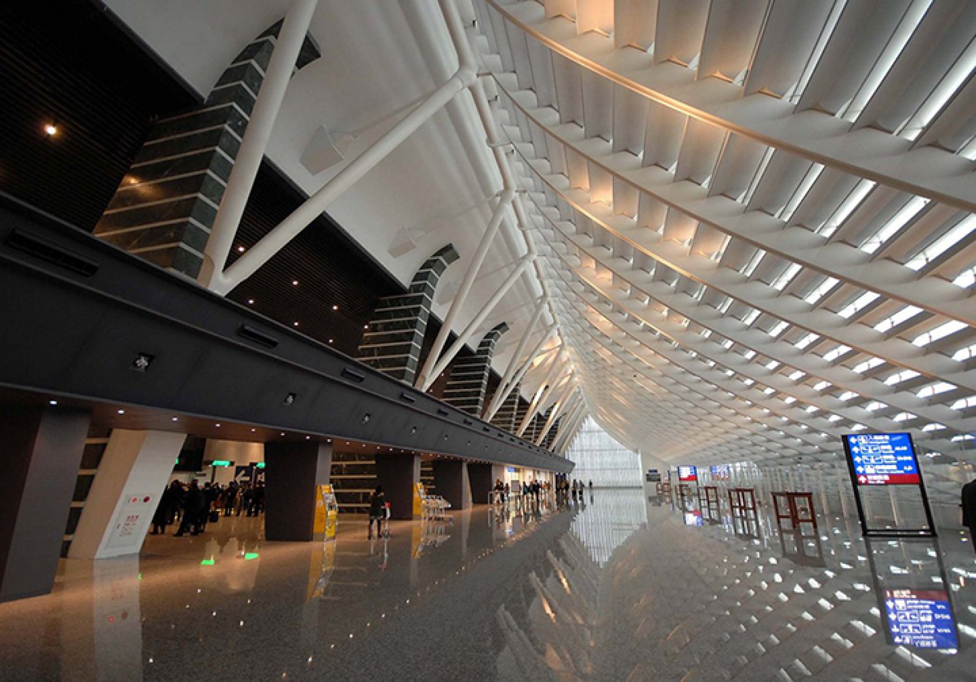 Dự án Cải thiện Nhà ga số 1 Sân bay Quốc tế Đào Viên-Công trình vách mặt dựng và nội thất